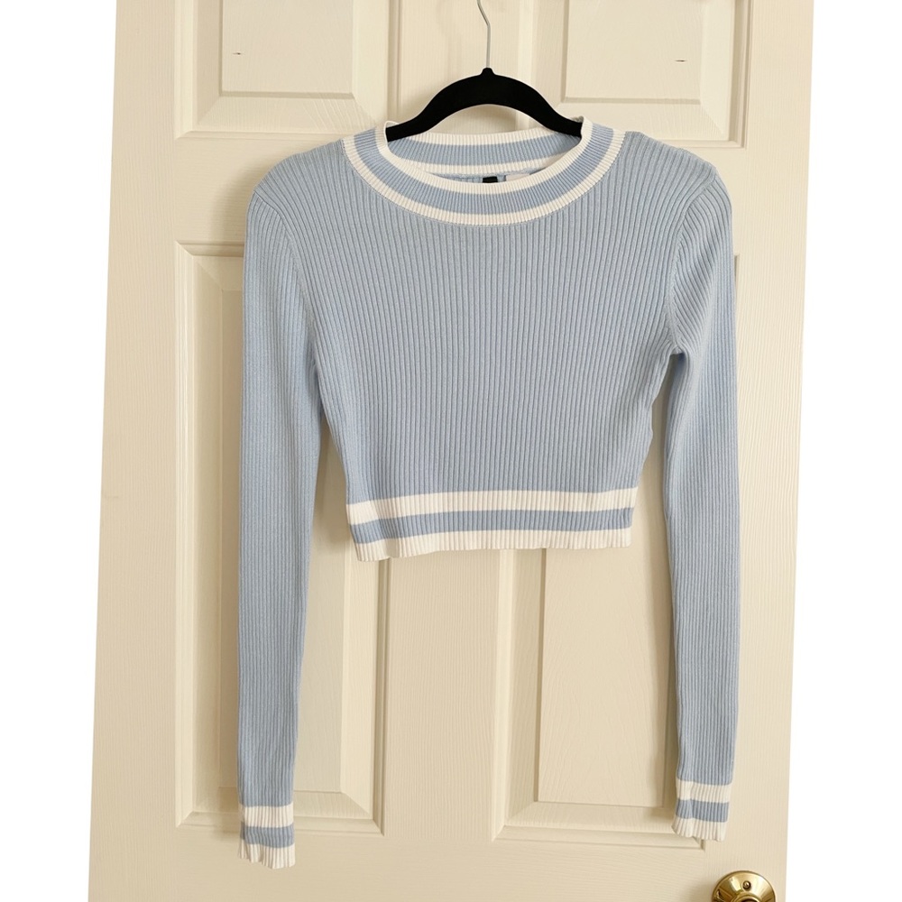 H&M Light Blue and White Ribbed Crop Top